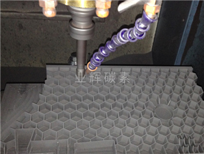 Graphite electrode for automobile mould